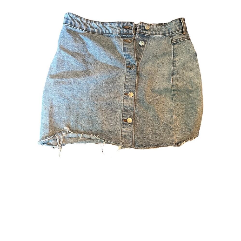 FOREVER 21 Light Denim Raw Hem Mini Skirt Women’s Size Large